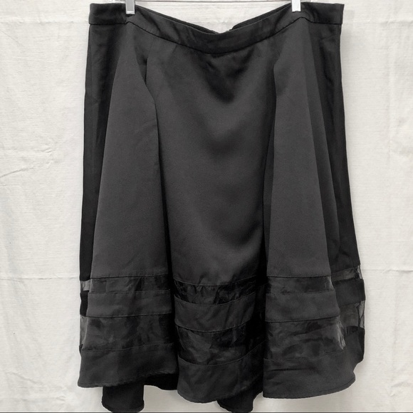 Torrid | Pleated Mesh-Panel Midi Skirt - Picture 2 of 7